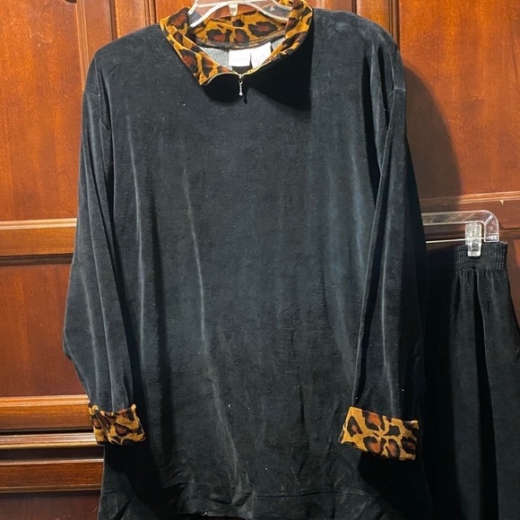 jason maxwell Pants - Jason Maxwell vintage Black plush leopard accented lounge wear set size 2X
